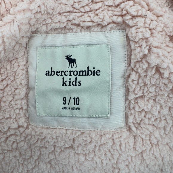 Abercrombie Kids Camouflage Puffer Jacket with Pink Faux Fur Lining - Picture 6 of 12